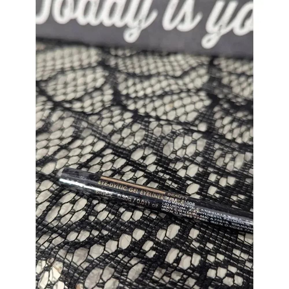 5/25 Manna Kadar Eye-dyllic Gel Eyeliner in Black - SEALED!
